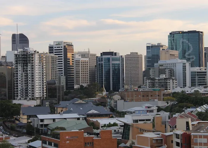 Spectacular Views Of Cbd By Fv With Free Car Park